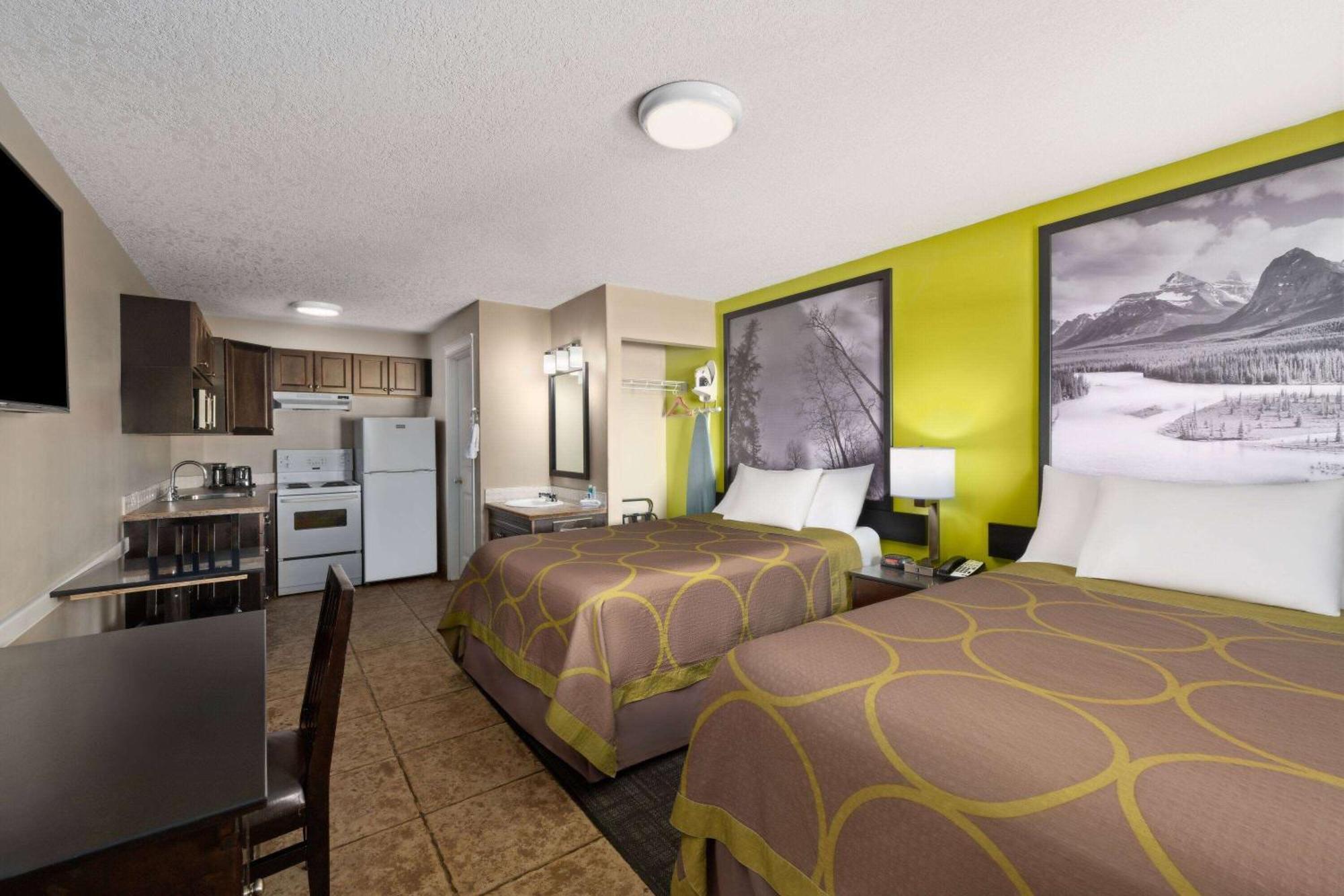 Super 8 By Wyndham Fort Mcmurray Exterior foto