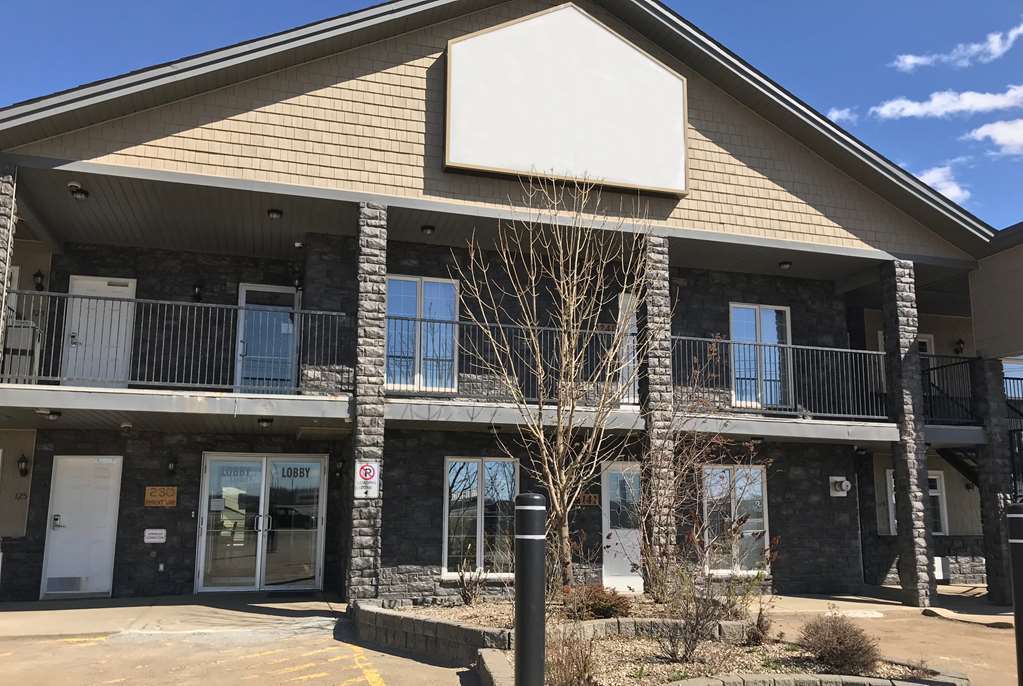 Super 8 By Wyndham Fort Mcmurray Exterior foto